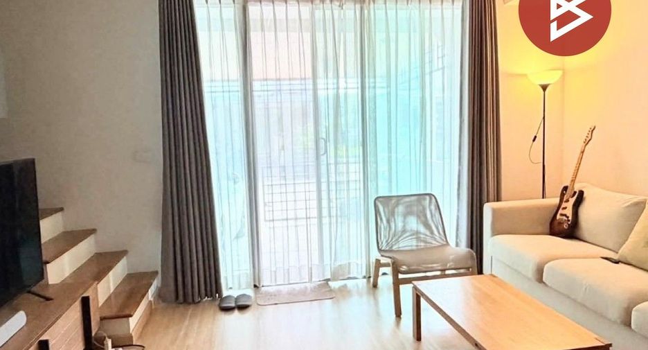 For sale 3 bedrooms townhouse in Saphan Sung, Bangkok