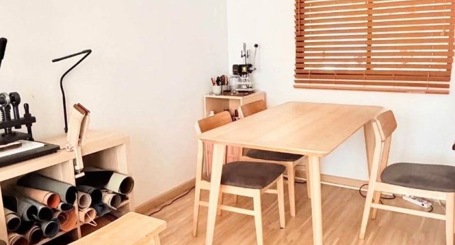 For sale 3 bedrooms townhouse in Saphan Sung, Bangkok