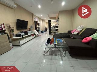 Casa adosada en venta de 2 habitaciones en Bang Kapi, Bangkok
