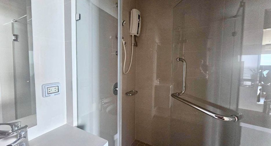 À louer 2 chambres condo à Si Racha, Chonburi