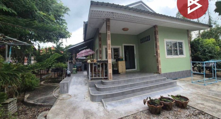 For sale 3 bedrooms house in Mueang Kamphaeng Phet, Kamphaeng Phet