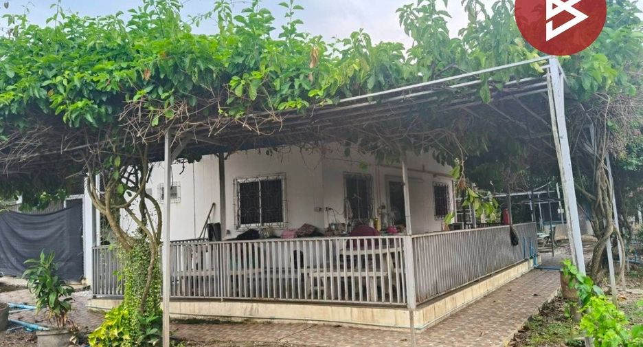 For sale 3 bedrooms house in Mueang Kamphaeng Phet, Kamphaeng Phet