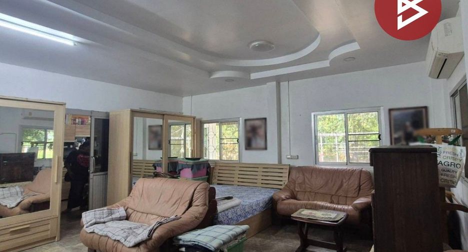 For sale 3 bedrooms house in Mueang Kamphaeng Phet, Kamphaeng Phet