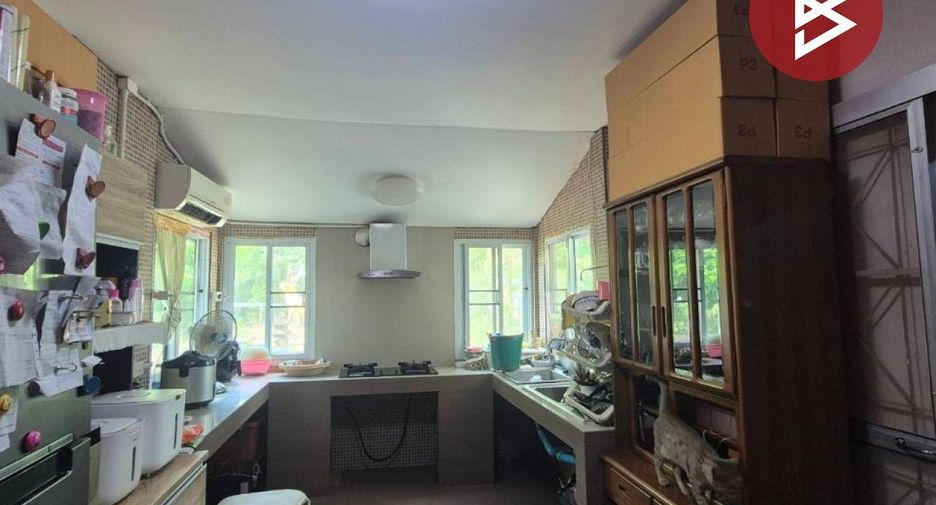 For sale 3 bedrooms house in Mueang Kamphaeng Phet, Kamphaeng Phet