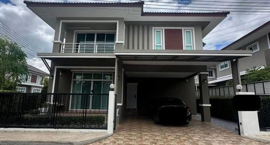 For rent 3 bedrooms house in San Kamphaeng, Chiang Mai