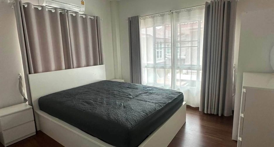 For rent 3 bedrooms house in San Kamphaeng, Chiang Mai