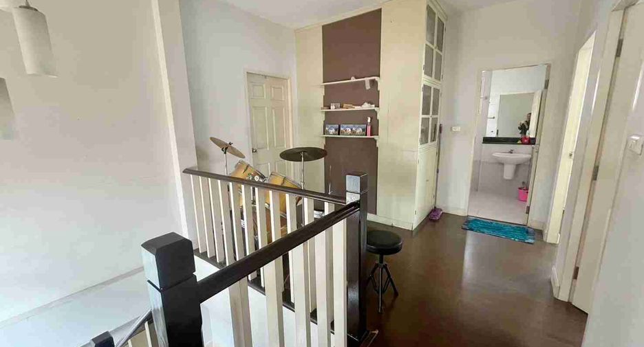 À vendre 3 chambres maison à Saphan Sung, Bangkok