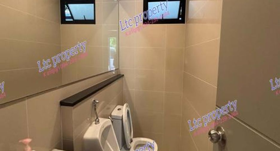 For rent 3 bedrooms townhouse in Lat Phrao, Bangkok