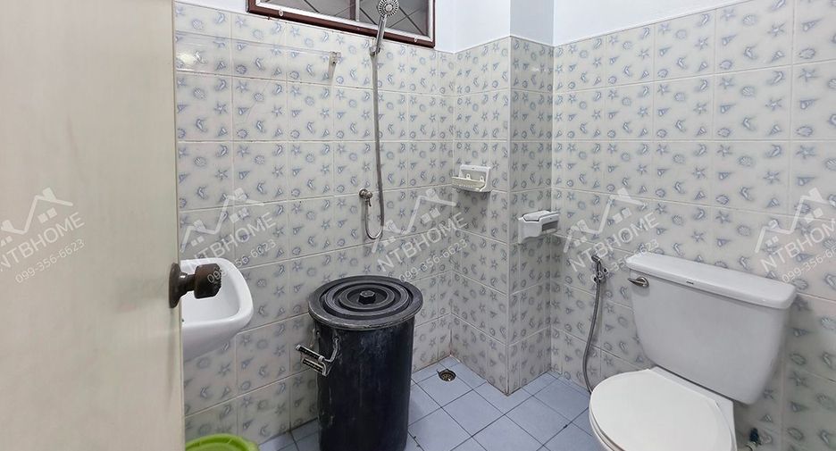 Casa adosada en venta de 3 habitaciones en Bang Bua Thong, Nonthaburi