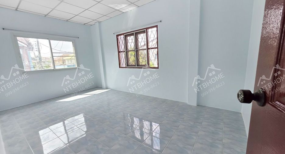 Casa adosada en venta de 3 habitaciones en Bang Bua Thong, Nonthaburi