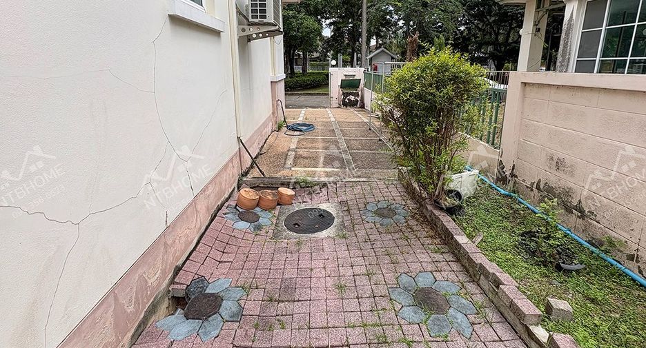 Casa en venta de 4 habitaciones en Pak Kret, Nonthaburi