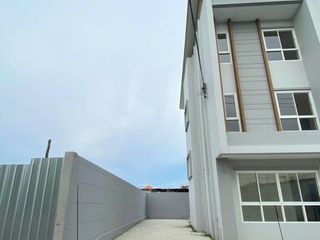 出售 6 卧室 独立屋 在 Bang Khae, 曼谷