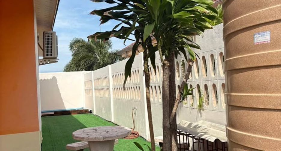 For rent 2 bedrooms condo in Bang Lamung, Chonburi