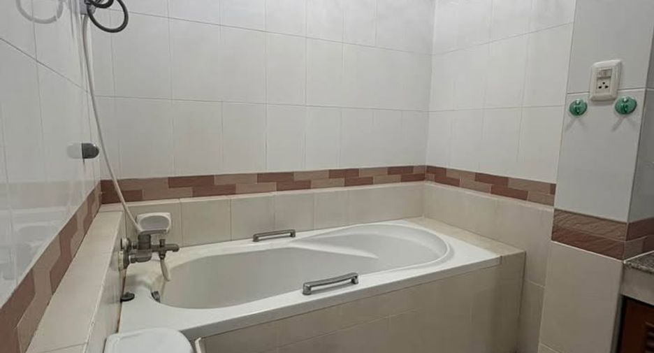 For rent 2 bedrooms condo in Bang Lamung, Chonburi