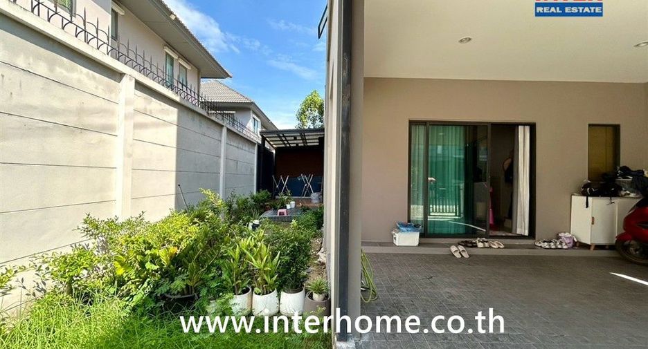 Casa adosada en venta de 3 habitaciones en Bang Bo, Samut Prakan