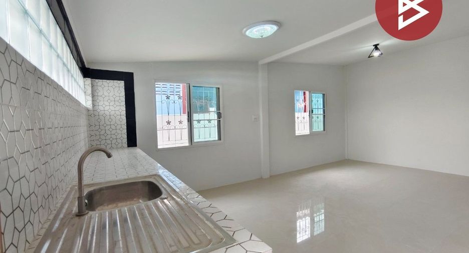 Local comercial en venta de 3 habitaciones en Mueang Nakhon Pathom, Nakhon Pathom