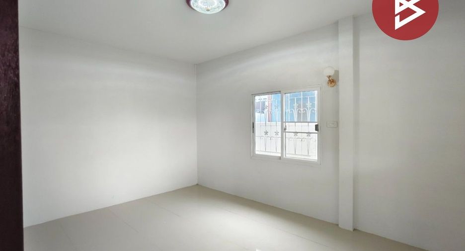 Local comercial en venta de 3 habitaciones en Mueang Nakhon Pathom, Nakhon Pathom