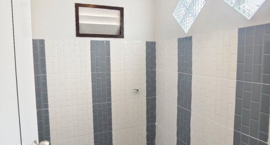 Local comercial en venta de 3 habitaciones en Mueang Nakhon Pathom, Nakhon Pathom