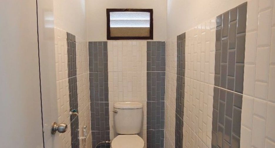Local comercial en venta de 3 habitaciones en Mueang Nakhon Pathom, Nakhon Pathom