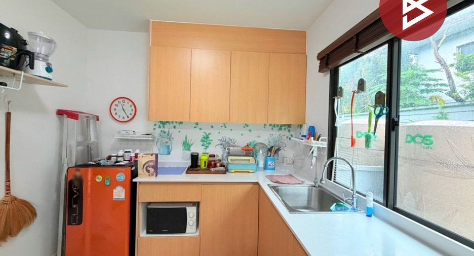 Casa adosada en venta de 3 habitaciones en Bang Yai, Nonthaburi