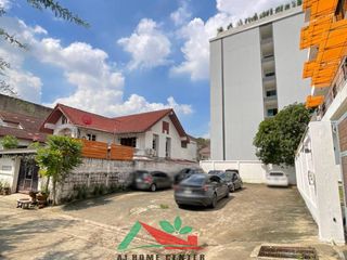 For sale 8 bedrooms warehouse in Phra Khanong, Bangkok