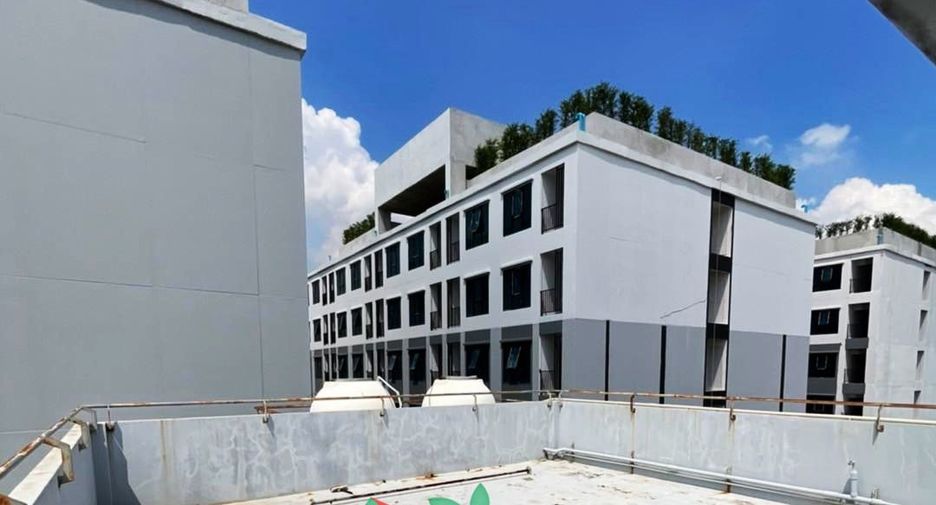 For sale 8 bedrooms warehouse in Phra Khanong, Bangkok
