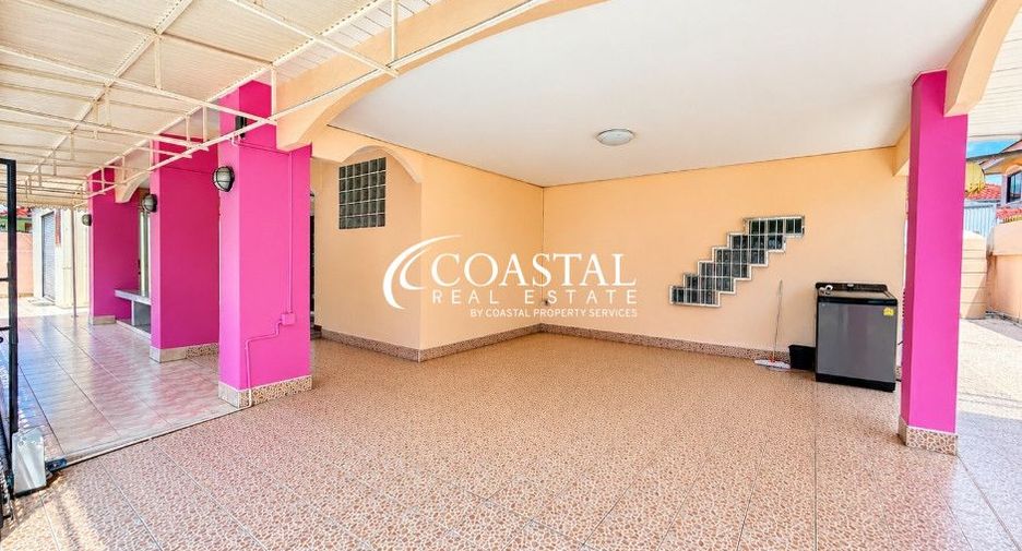 Casa en alquiler de 3 habitaciones en Bang Lamung, Chonburi