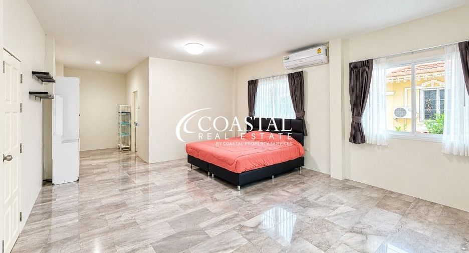 Casa en alquiler de 3 habitaciones en Bang Lamung, Chonburi
