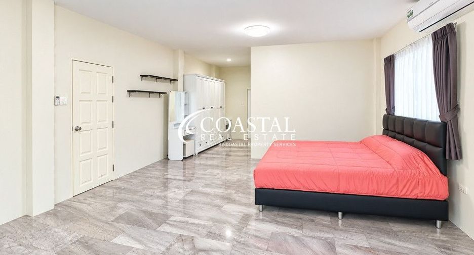Casa en alquiler de 3 habitaciones en Bang Lamung, Chonburi