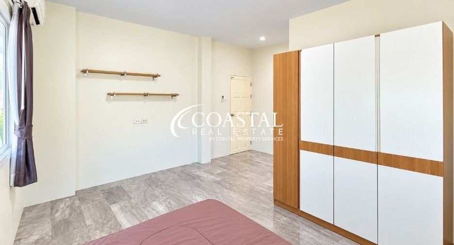 Casa en alquiler de 3 habitaciones en Bang Lamung, Chonburi