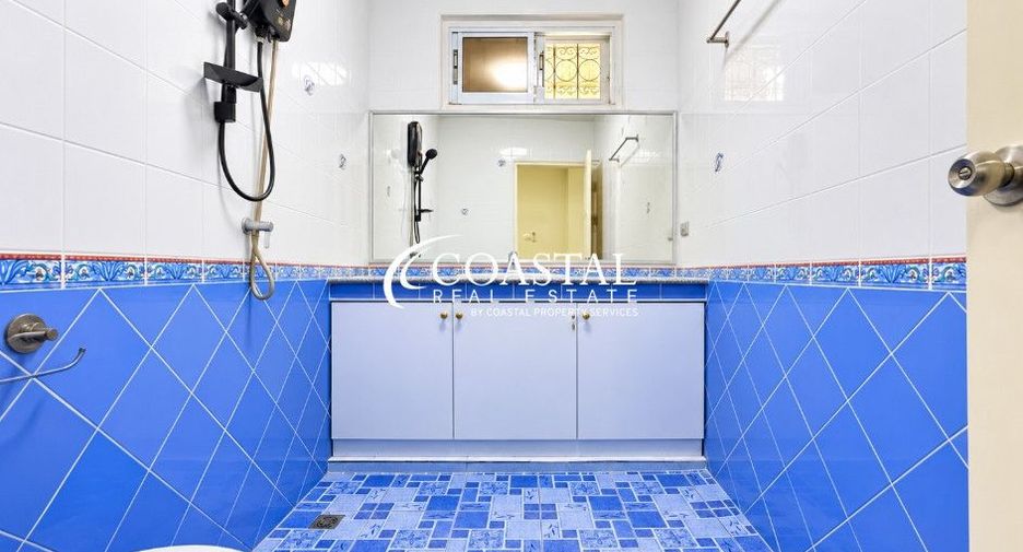 Casa en alquiler de 3 habitaciones en Bang Lamung, Chonburi