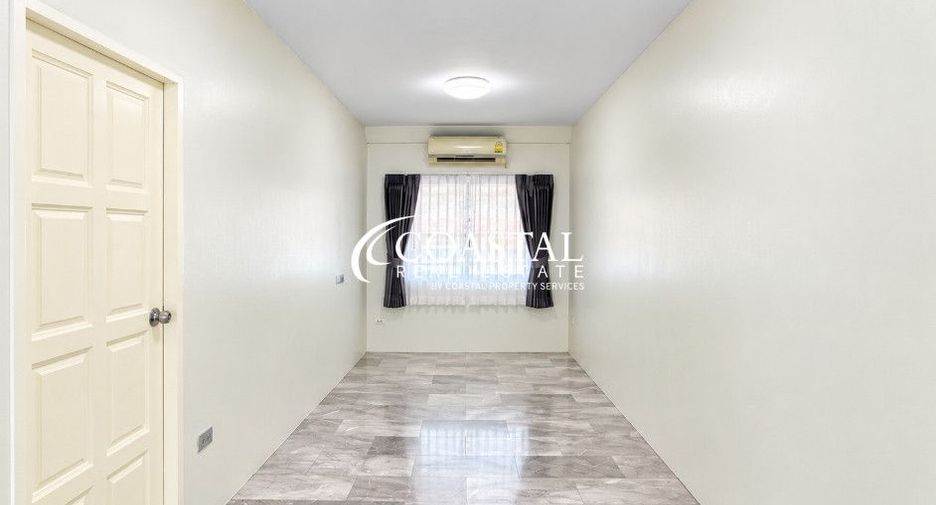 Casa en alquiler de 3 habitaciones en Bang Lamung, Chonburi