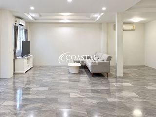 Haus zur Miete mit 3 Zimmer in Bang Lamung, Chonburi