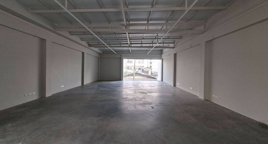 For rent retail Space in Prawet, Bangkok