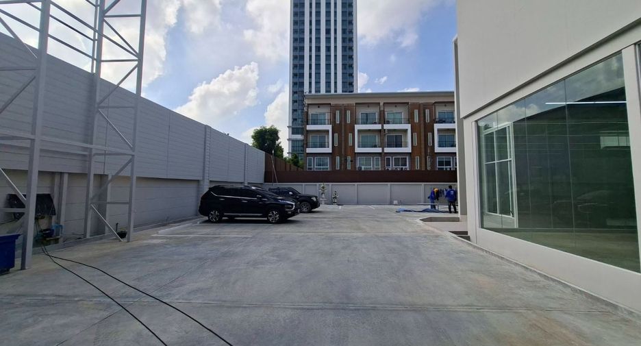 For rent retail Space in Prawet, Bangkok