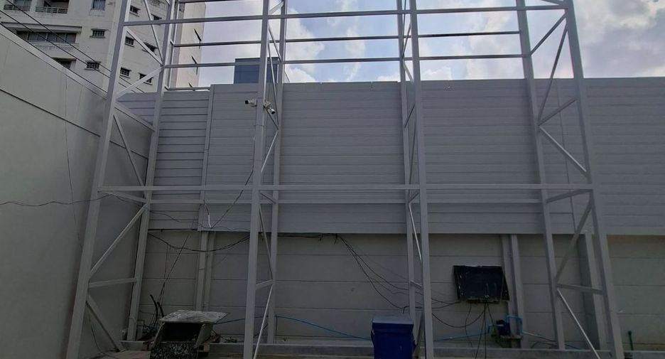 For rent retail Space in Prawet, Bangkok