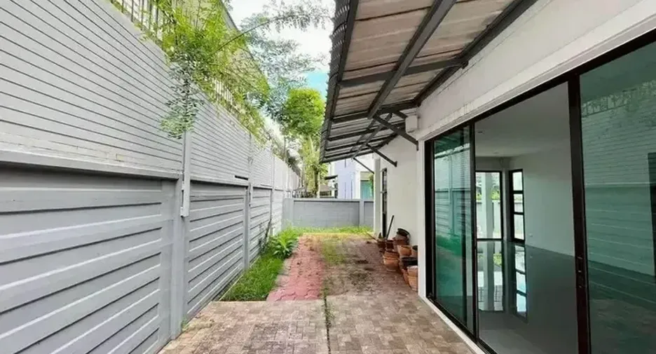 Casa en venta de 4 habitaciones en Prawet, Bangkok