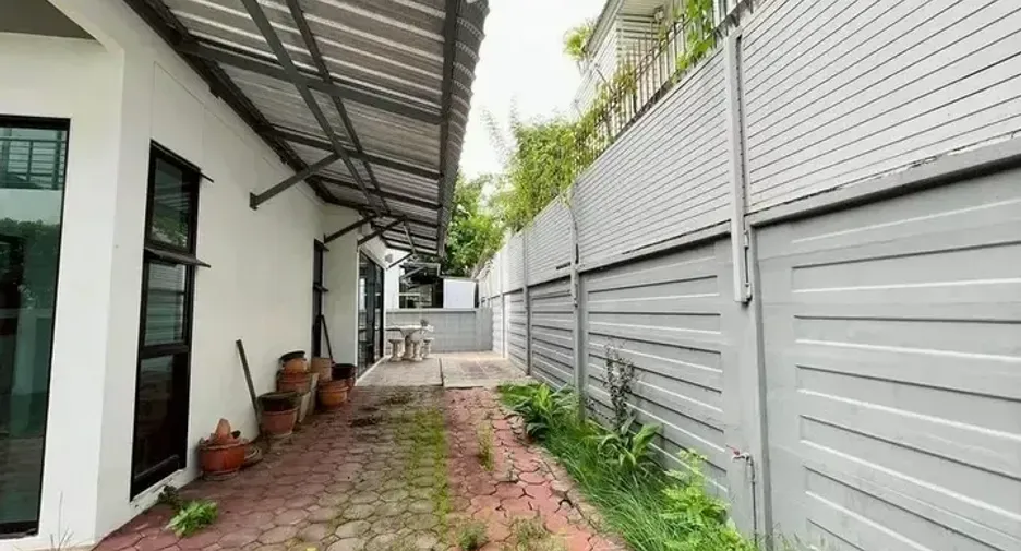 Casa en venta de 4 habitaciones en Prawet, Bangkok
