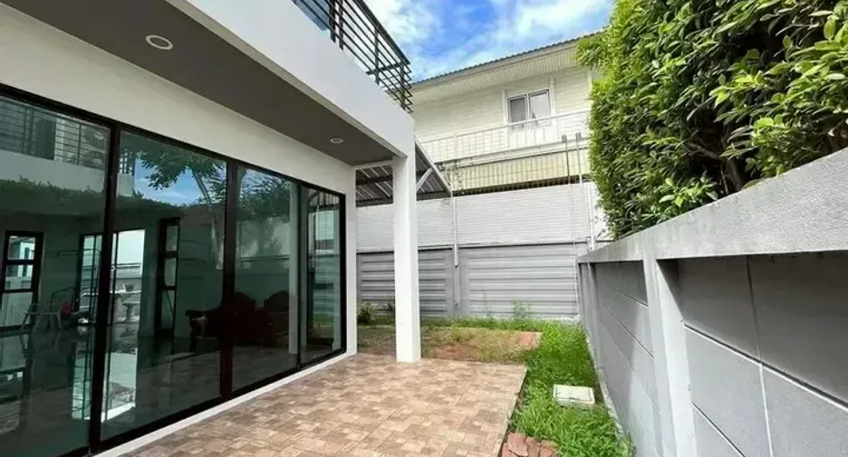 Casa en venta de 4 habitaciones en Prawet, Bangkok