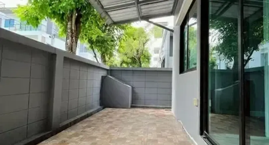 Casa en venta de 4 habitaciones en Prawet, Bangkok