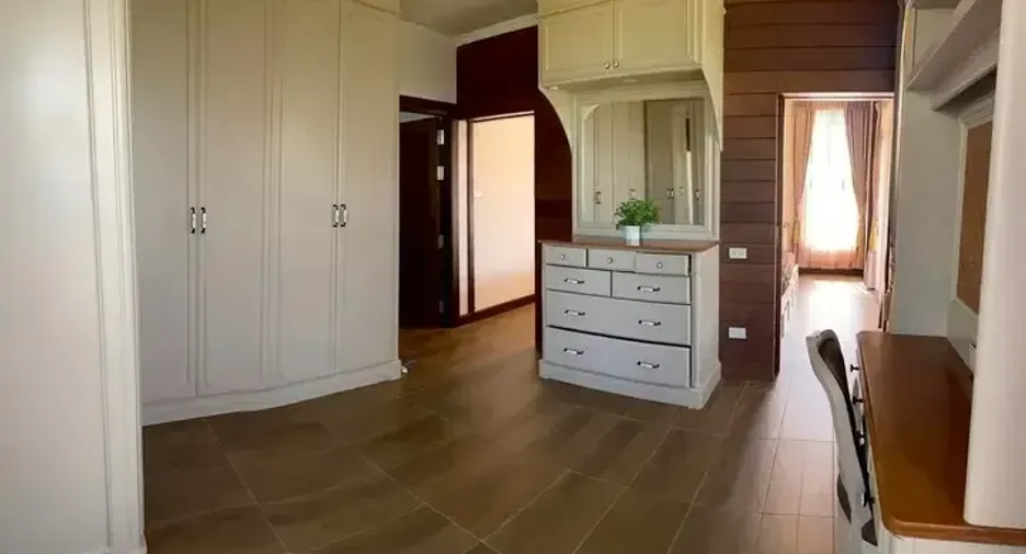For sale 4 bedrooms house in Bang Bo, Samut Prakan