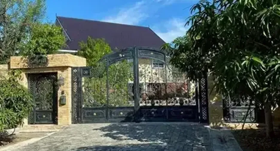 For sale 4 bedrooms house in Bang Bo, Samut Prakan