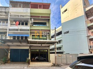 For sale 4 bedrooms retail Space in Bang Sue, Bangkok