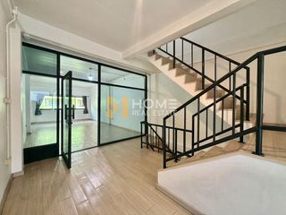 For sale 4 bedrooms retail Space in Bang Sue, Bangkok