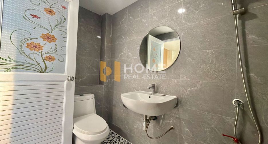 For sale 4 bedrooms retail Space in Bang Sue, Bangkok
