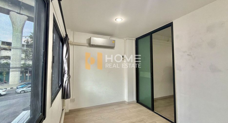 For sale 4 bedrooms retail Space in Bang Sue, Bangkok