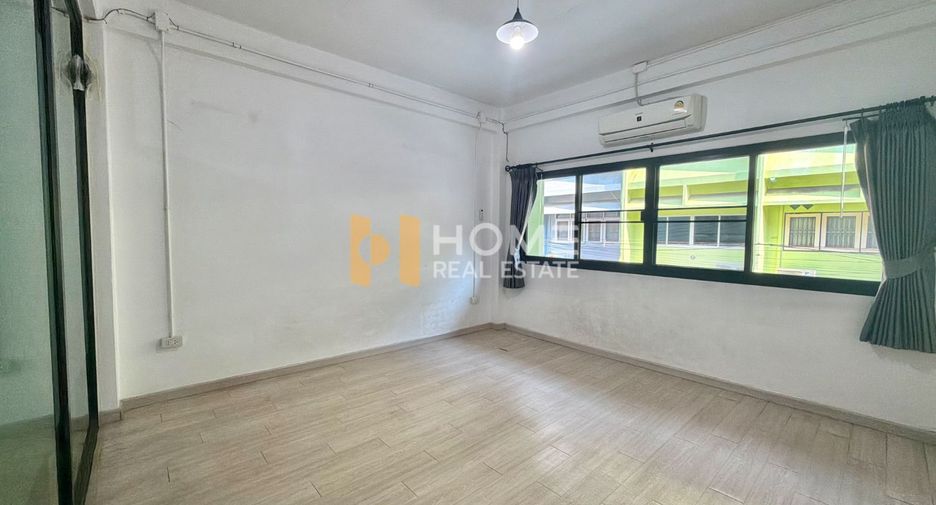 For sale 4 bedrooms retail Space in Bang Sue, Bangkok