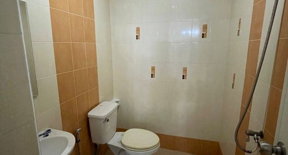 For rent and for sale 4 bedrooms retail Space in Mueang Chon Buri, Chonburi
