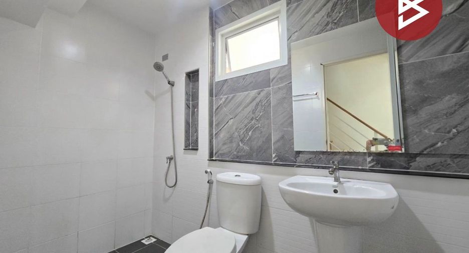 For sale 4 bedrooms townhouse in Bang Bo, Samut Prakan