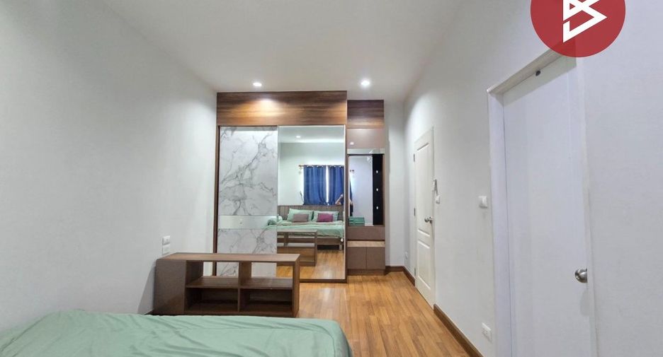 For sale 4 bedrooms townhouse in Bang Bo, Samut Prakan
